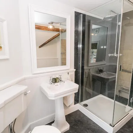 29 Bondgate *